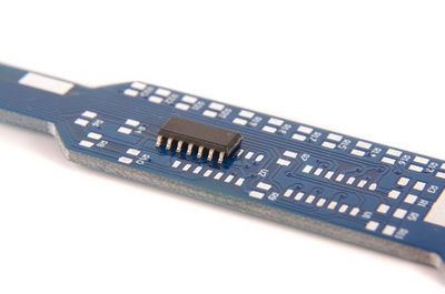 集成電路設(shè)計(jì)開(kāi)發(fā)車間的桌面視圖與工具